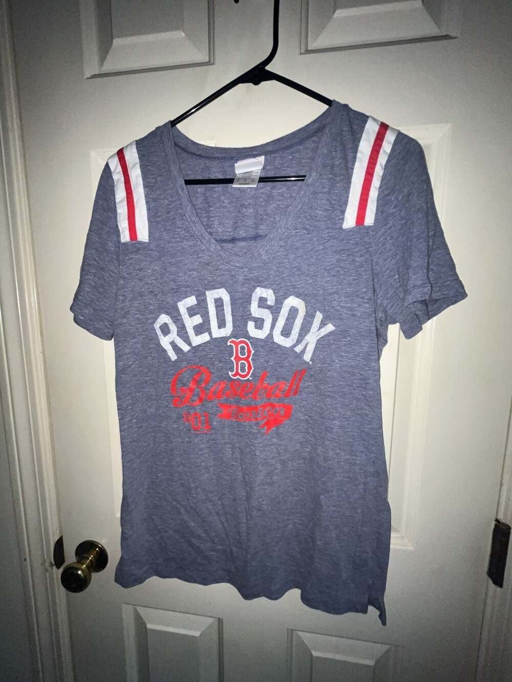 5th & Ocean Boston Red Sox Women's Heather Grey V-Neck Striped Shoulder T-Shirt
